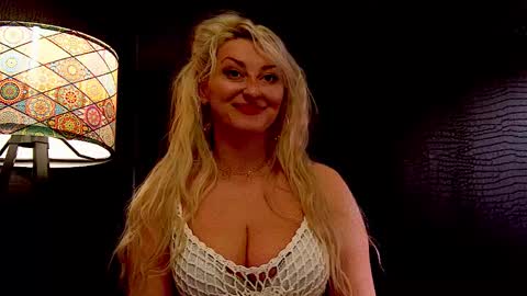 Snapshot of leticiareys chatting on February 2026 01:00:02 PM leticiareys online show from February 2026 01:00:02 PM