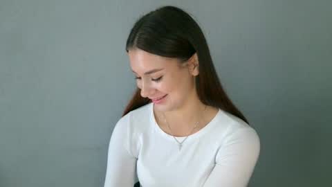 Emily online show from September 2025 07:19:01 AM