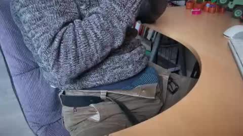 Snapshot of leukurrt chatting on December 2025 12:24:02 PM leukurrt online show from December 2025 12:24:02 PM