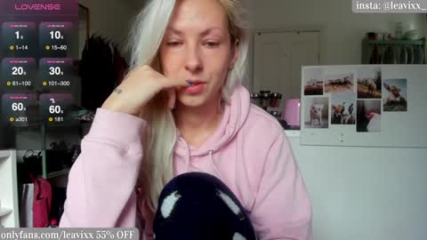 LeaVixx online show from December 2024 11:36:01 AM