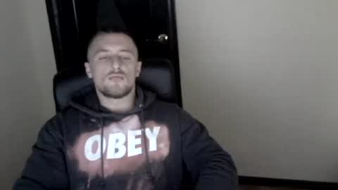 lev1ngston online show from December 2024 07:41:02 PM