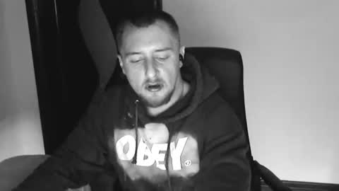 lev1ngston online show from October 2025 10:47:02 PM