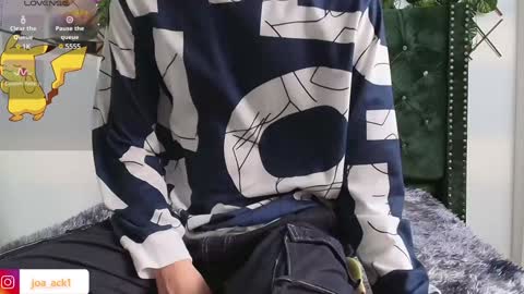 Snapshot of levi_ackermann1 chatting on January 2025 01:52:01 PM Levi online show from January 2025 01:52:01 PM