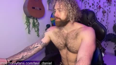 Snapshot of levi_daniel chatting on December 2025 03:11:02 AM Levi Daniel online show from December 2025 03:11:02 AM