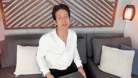 levinfox online show from July 2026 03:47:01 PM