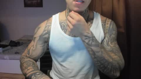 Snapshot of lewis_muscleee chatting on November 2025 11:06:01 PM blablablack online show from November 2025 11:06:01 PM