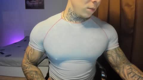 Snapshot of lewis_muscleee chatting on December 2025 06:50:01 PM blablablack online show from December 2025 06:50:01 PM