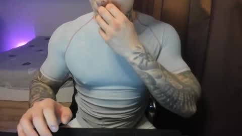 Snapshot of lewis_muscleee chatting on March 2026 05:39:01 PM blablablack online show from March 2026 05:39:01 PM