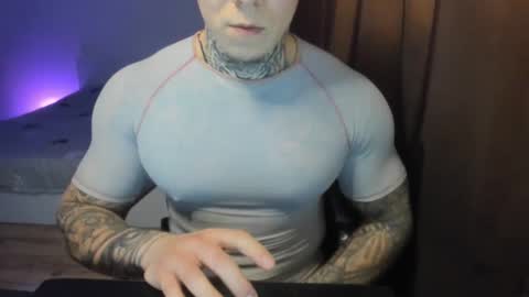 Snapshot of lewis_muscleee chatting on March 2026 04:23:01 PM blablablack online show from March 2026 04:23:01 PM