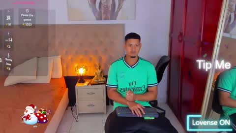 Snapshot of lewishamiltom chatting on March 2025 06:45:02 PM lewis online show from March 2025 06:45:02 PM