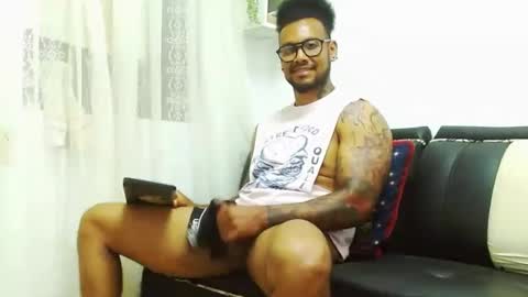 Snapshot of lewisstrong chatting on January 2025 12:20:01 AM Lewis Strong online show from January 2025 12:20:01 AM