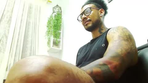 Snapshot of lewisstrong chatting on February 2025 06:53:01 PM Lewis Strong online show from February 2025 06:53:01 PM