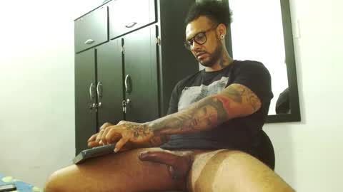 Snapshot of lewisstrong chatting on September 2025 06:41:02 PM Lewis Strong online show from September 2025 06:41:02 PM