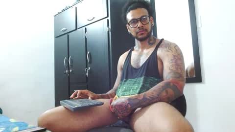 Snapshot of lewisstrong chatting on September 2025 06:20:01 PM Lewis Strong online show from September 2025 06:20:01 PM