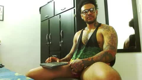 Snapshot of lewisstrong chatting on September 2025 05:18:02 PM Lewis Strong online show from September 2025 05:18:02 PM