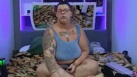 Snapshot of lexi2810 chatting on October 2025 06:03:01 AM Lexi und Lex online show from October 2025 06:03:01 AM