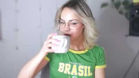 Snapshot of lexie_wild chatting on January 2025 08:03:01 AM Lexie online show from January 2025 08:03:01 AM