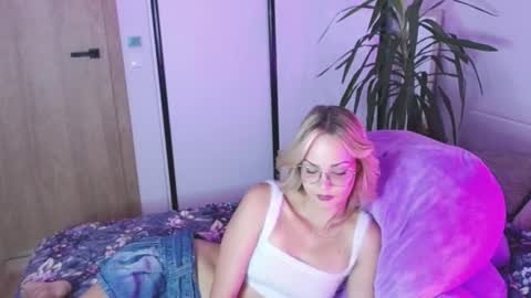 Snapshot of lexie_wild chatting on September 2025 06:46:01 AM Lexie online show from September 2025 06:46:01 AM