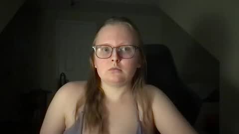 Snapshot of lexielilacs chatting on February 2025 01:00:01 AM lexie online show from February 2025 01:00:01 AM