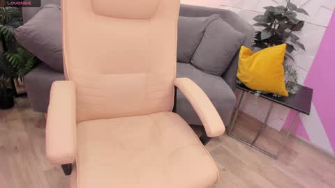 Lexi online show from January 2025 01:00:02 PM