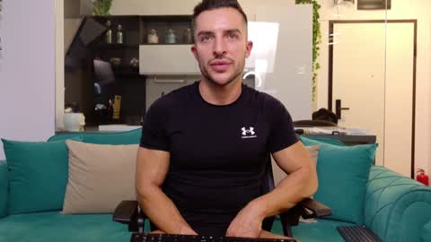 Snapshot of lexin25 chatting on December 2024 06:38:02 PM Askme online show from December 2024 06:38:02 PM