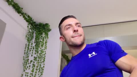 Snapshot of lexin25 chatting on December 2024 03:53:01 PM Askme online show from December 2024 03:53:01 PM