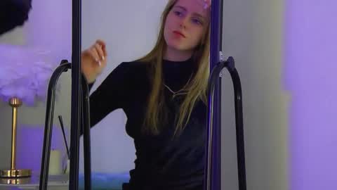 Lexi online show from September 2025 06:24:01 AM