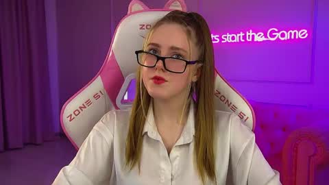 Snapshot of lexireadway chatting on May 2026 07:01:02 PM Lexi online show from May 2026 07:01:02 PM