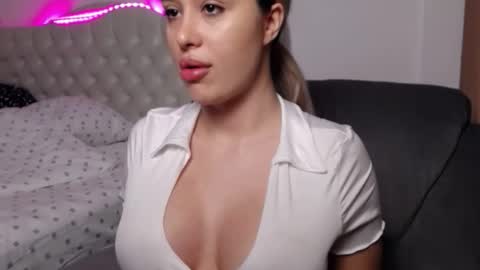 Lexxyselena online show from September 2025 09:26:01 PM