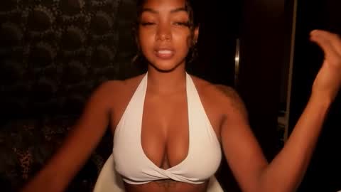 Snapshot of lexy_squirt_queen chatting on September 2025 10:54:01 PM LEXY - Independent account online show from September 2025 10:54:01 PM