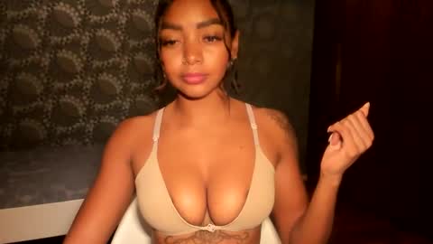 Snapshot of lexy_squirt_queen chatting on November 2025 11:26:02 PM LEXY - Independent account online show from November 2025 11:26:02 PM