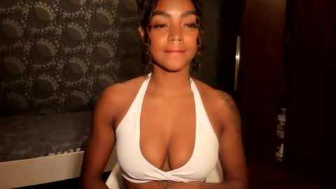 Snapshot of lexy_squirt_queen chatting on November 2025 12:11:01 AM LEXY - Independent account online show from November 2025 12:11:01 AM