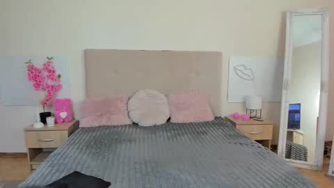 lexyfuun online show from December 2025 08:18:02 PM