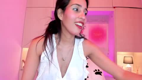 L I A  online show from September 2025 04:12:02 AM