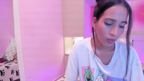 L I A  online show from October 2025 10:25:01 AM