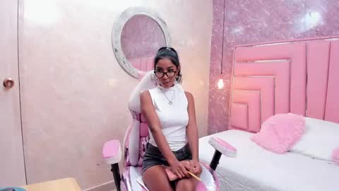 Snapshot of leyla_ebony chatting on December 2024 12:20:02 PM Leyla online show from December 2024 12:20:02 PM