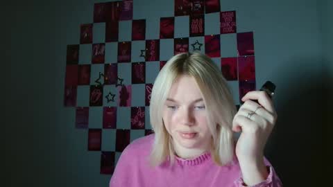 Leyla online show from November 2025 07:07:01 AM