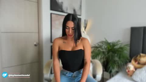 INSTA leylasteel model         online show from October 2025 02:37:01 PM