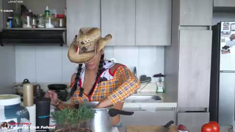 INSTA leylasteel model         online show from June 2026 05:43:02 PM