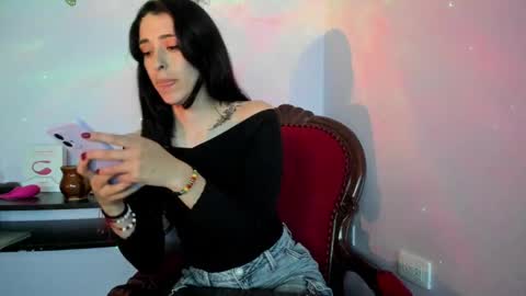 Snapshot of leynamadrigal chatting on February 2025 12:03:01 AM Leyna online show from February 2025 12:03:01 AM