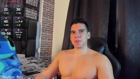 L E Y T O N online show from February 2025 12:19:02 AM