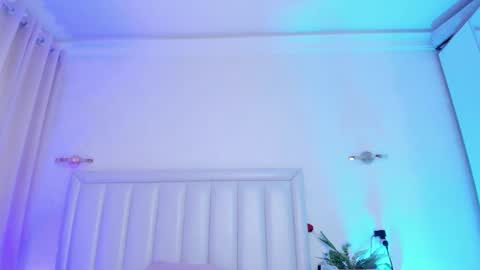 Snapshot of li_baby chatting on March 2026 06:08:01 AM Shaya MILKY BOOBS online show from March 2026 06:08:01 AM