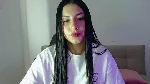 Lia  online show from April 2026 05:21:01 PM