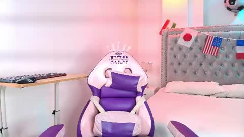 Lia  online show from June 2026 04:06:02 AM