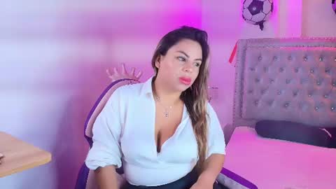 Lia  online show from July 2026 04:04:02 AM