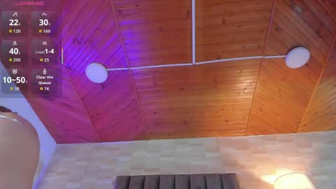 Lia online show from April 2026 01:42:02 PM