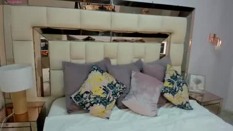 Lia  online show from June 2026 03:08:02 AM