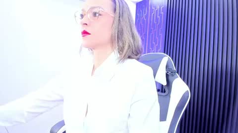 Lia  online show from July 2026 07:21:01 PM