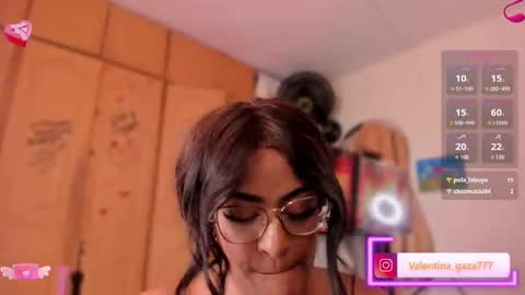 V A L  online show from February 2025 01:19:01 AM