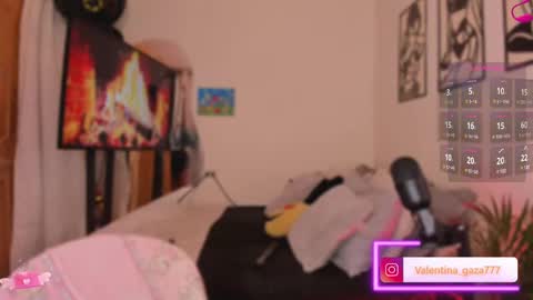 V A L  online show from February 2025 12:37:01 AM